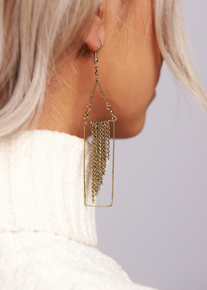 Wired Chain Dangle Earring